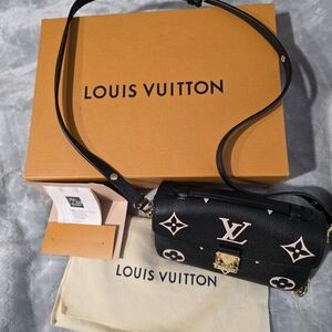 Louis Vuitton Black and Gold Women's Bag